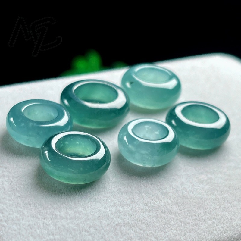 Anello con Ciondolo Smeraldo N - Beading recensione e prezzo