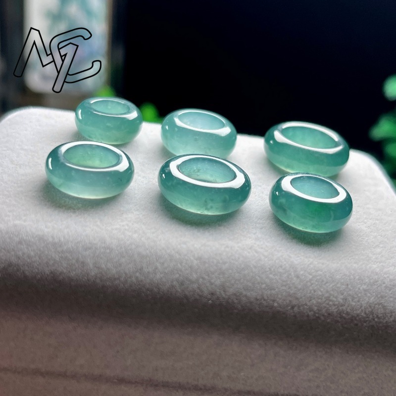 Anello con Ciondolo Smeraldo N - Beading recensione e prezzo